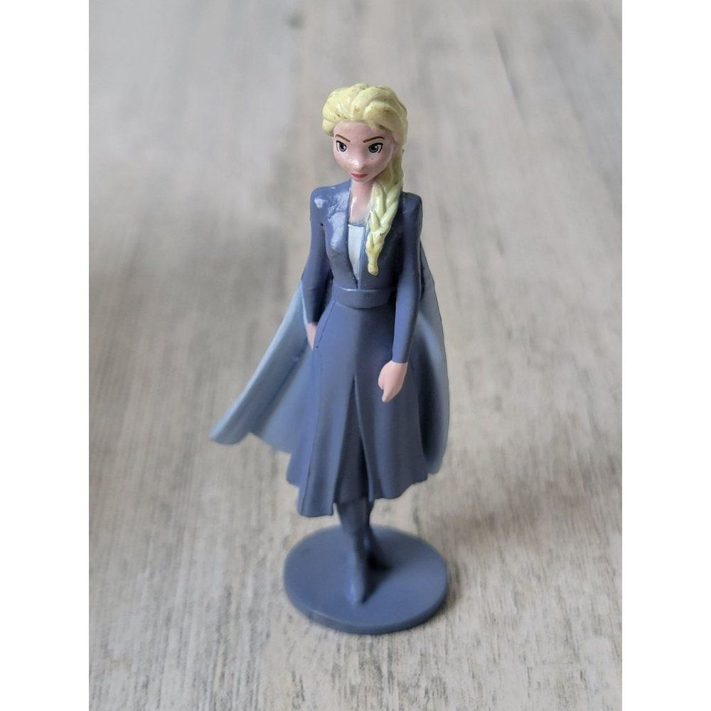 Disney Elsa Let It Go snow outfit princess toy figure